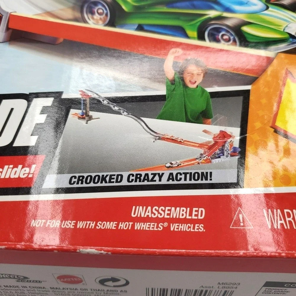 Hot Wheels Trick Tracks Shock Ramp Toy Car Stunt Set 2009 with Box **incomplete*